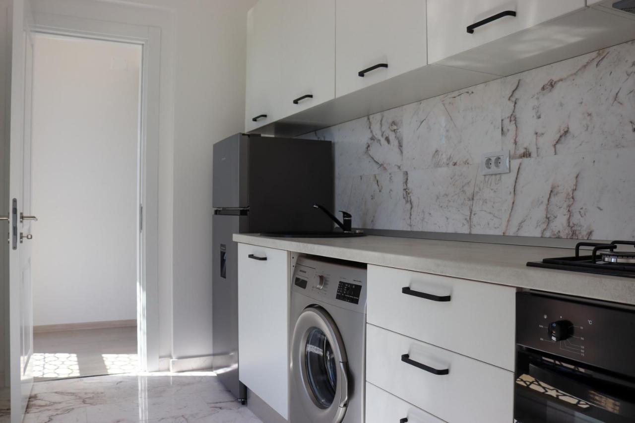 Azure Sea Apartments - Bychoice Mamaia Ngoại thất bức ảnh
