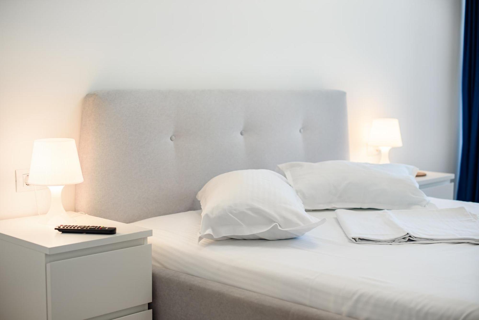 Azure Sea Apartments - Bychoice Mamaia Ngoại thất bức ảnh