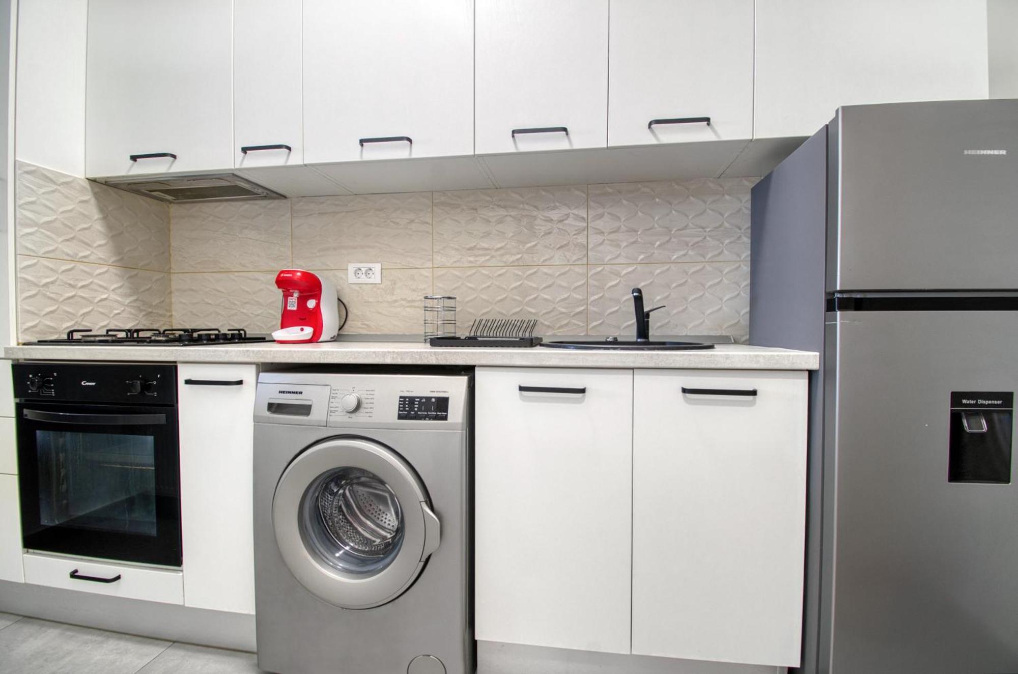Azure Sea Apartments - Bychoice Mamaia Ngoại thất bức ảnh