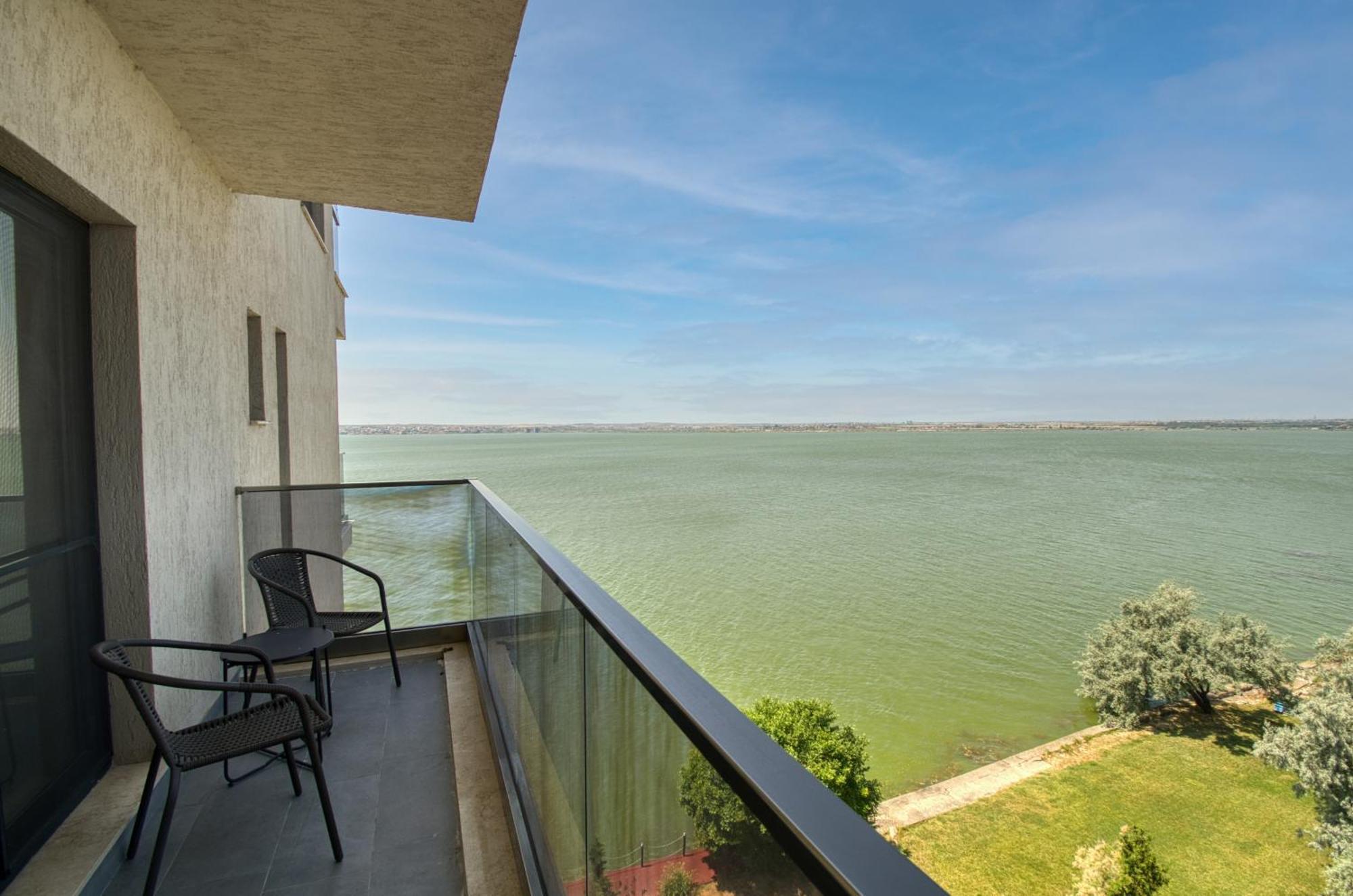 Azure Sea Apartments - Bychoice Mamaia Ngoại thất bức ảnh
