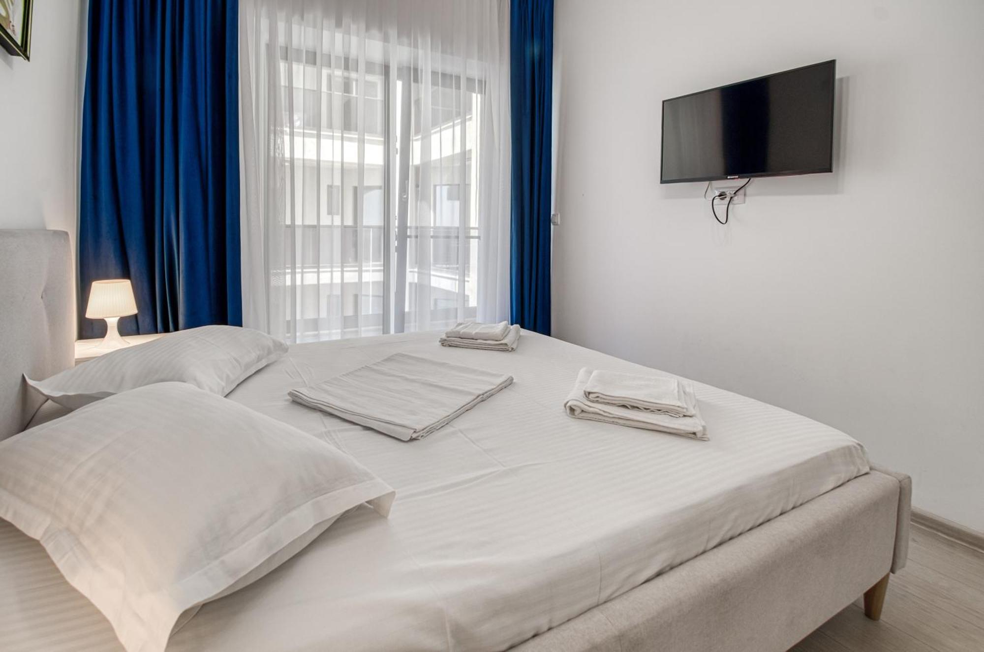 Azure Sea Apartments - Bychoice Mamaia Ngoại thất bức ảnh