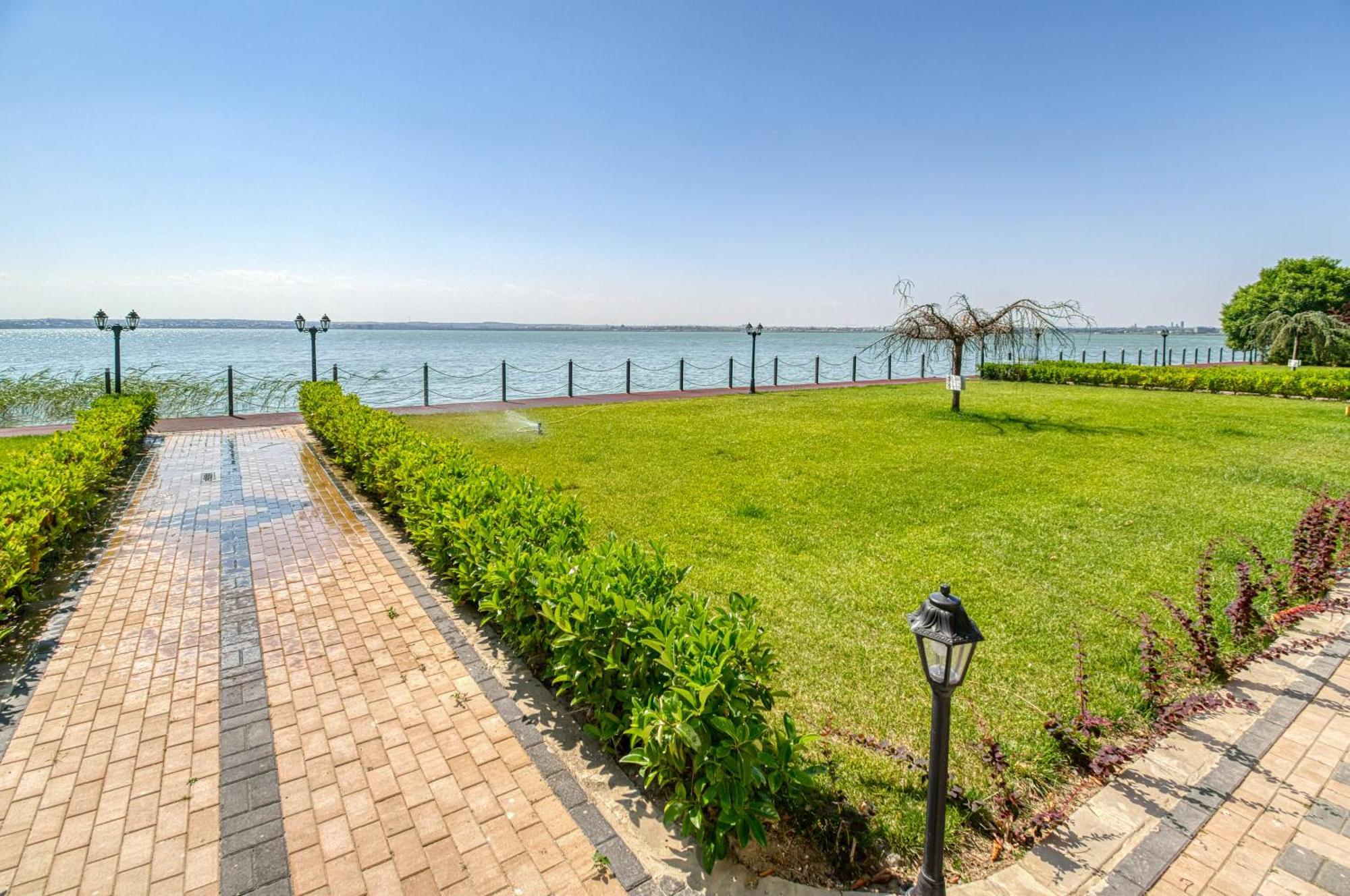 Azure Sea Apartments - Bychoice Mamaia Ngoại thất bức ảnh